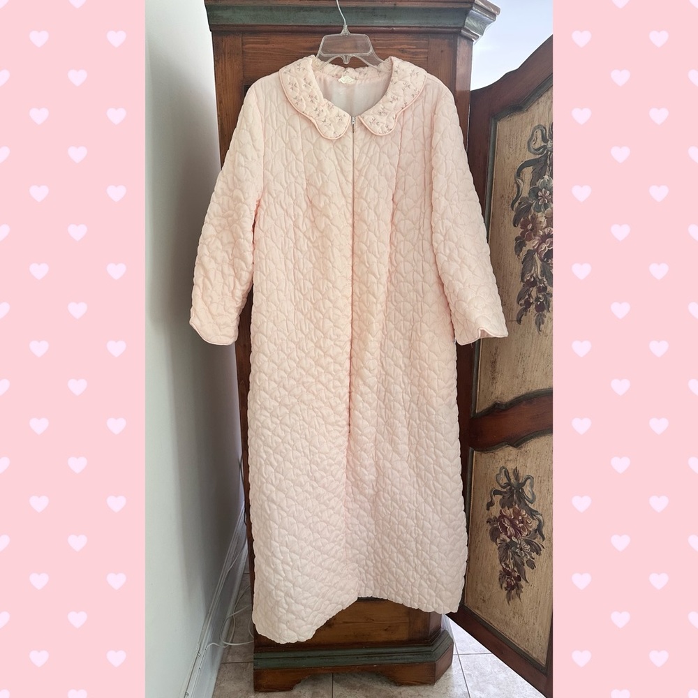 Vintage Barbizon quilted robe